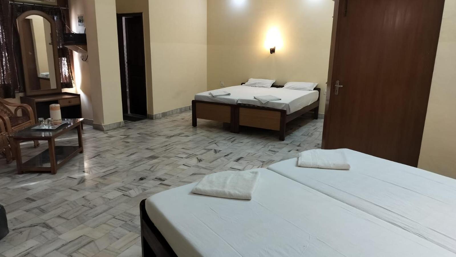 Sarnath Motel And Resort Varanasi Exterior foto